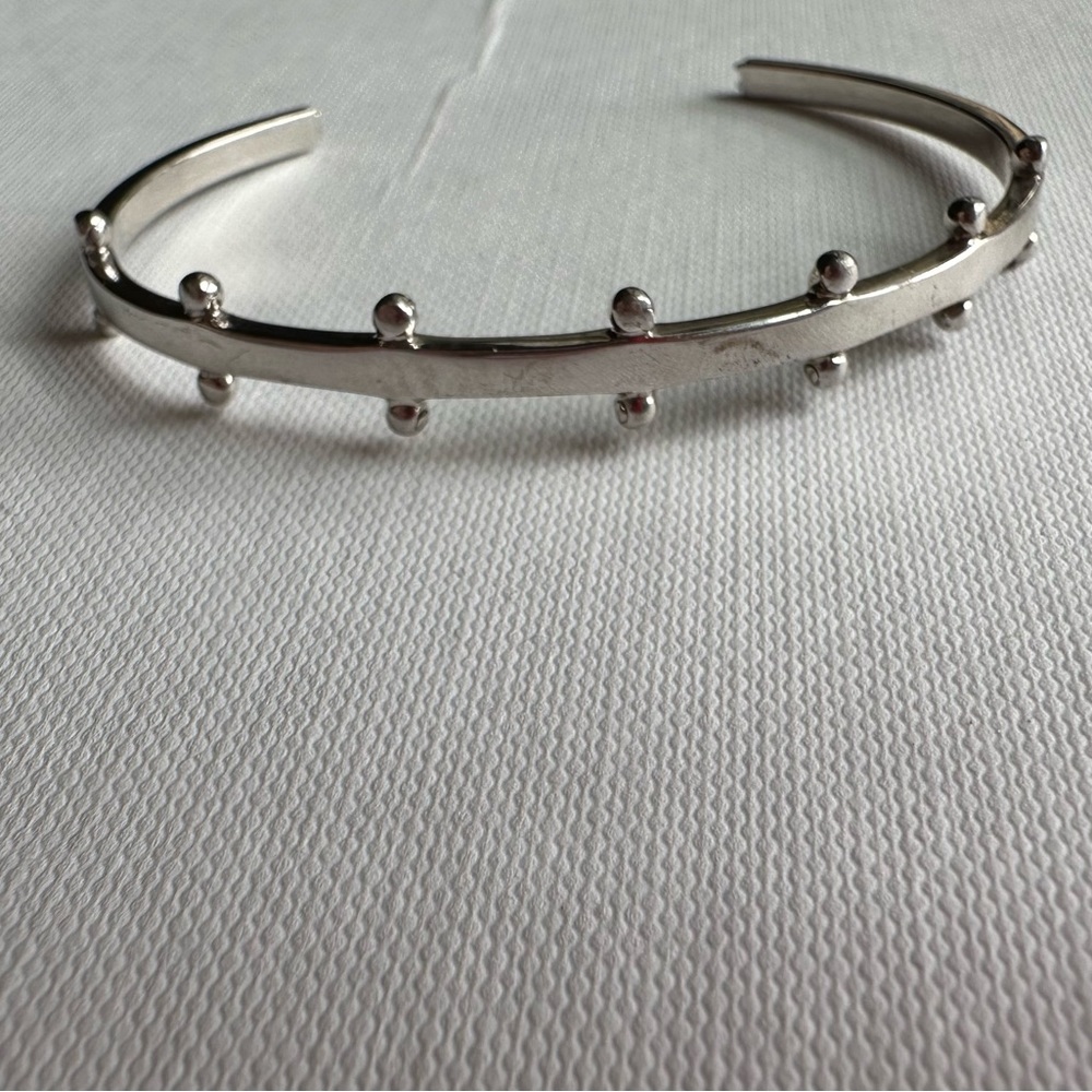 Modern silver cuff bangle. - Picture 5 of 7